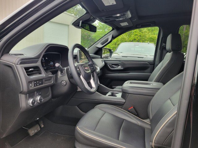 Used 2023 GMC Yukon XL SLT w/ SLT Premium Package RWD image 19