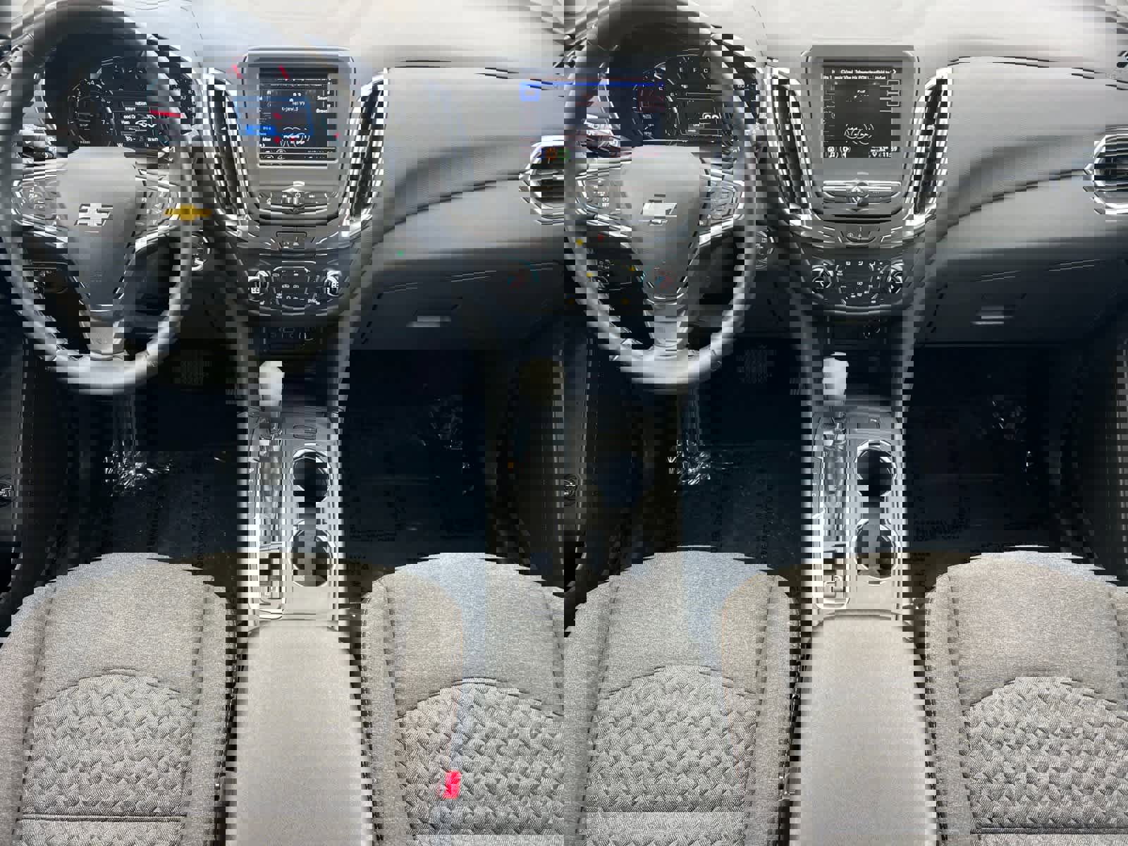 Used 2024 Chevrolet Equinox LT image 3