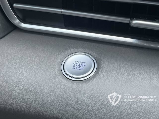 Certified 2025 Hyundai Elantra Sport FWD image 36