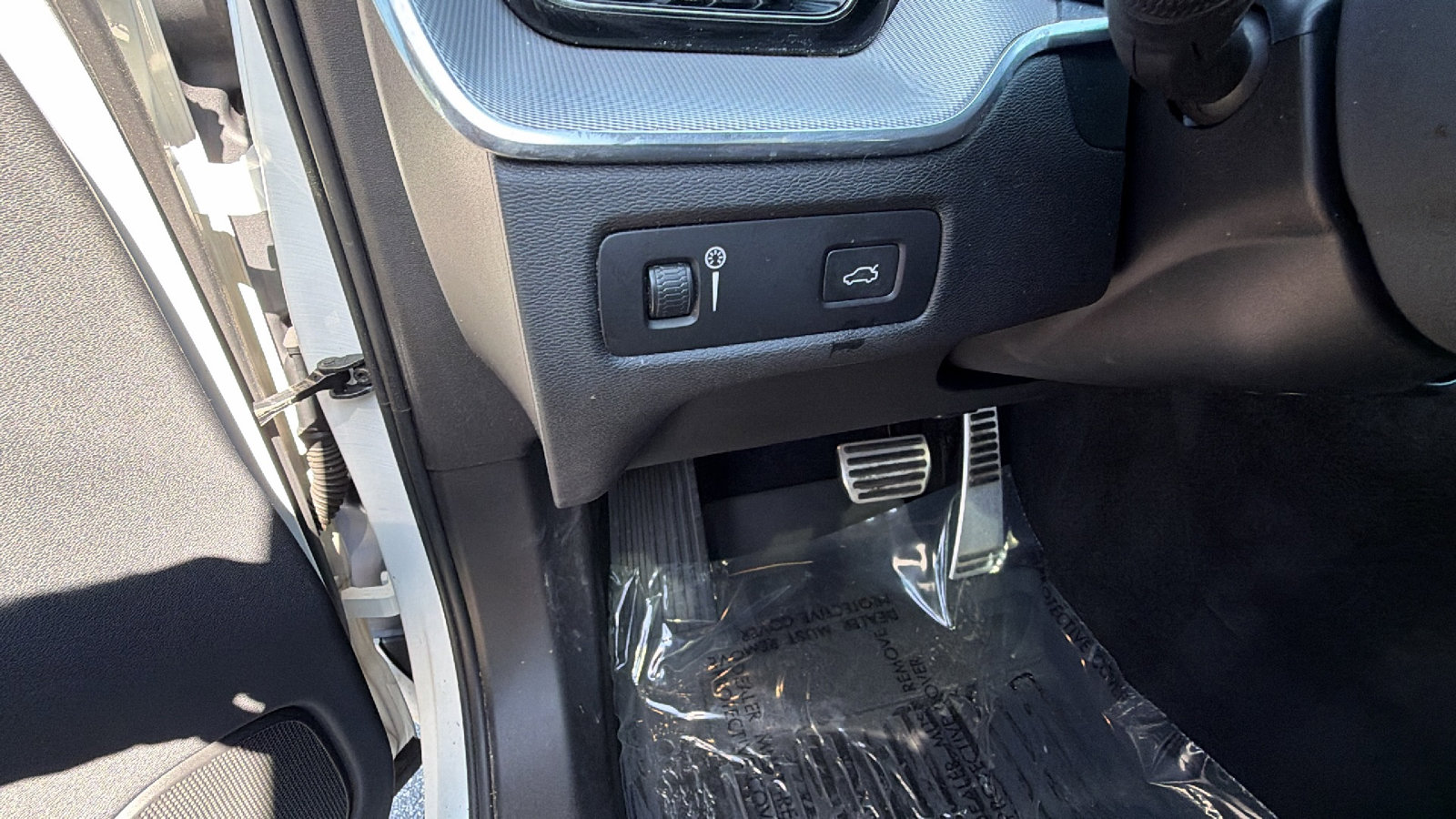 Used 2019 Volvo XC60 T5 R-Design w/ Protection Package FWD image 26