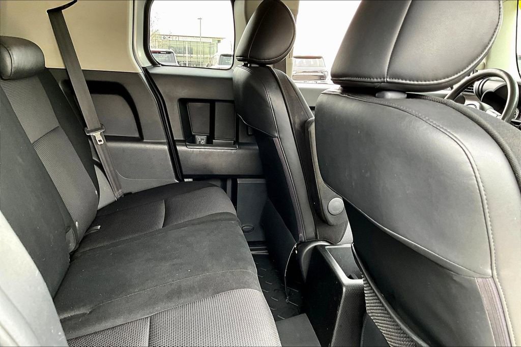 Used 2007 Toyota FJ Cruiser 2WD image 28