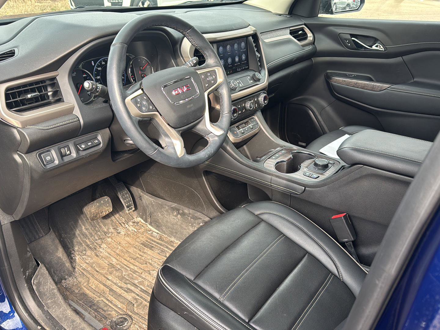 Used 2023 GMC Acadia Denali w/ Denali Ultimate Package image 12