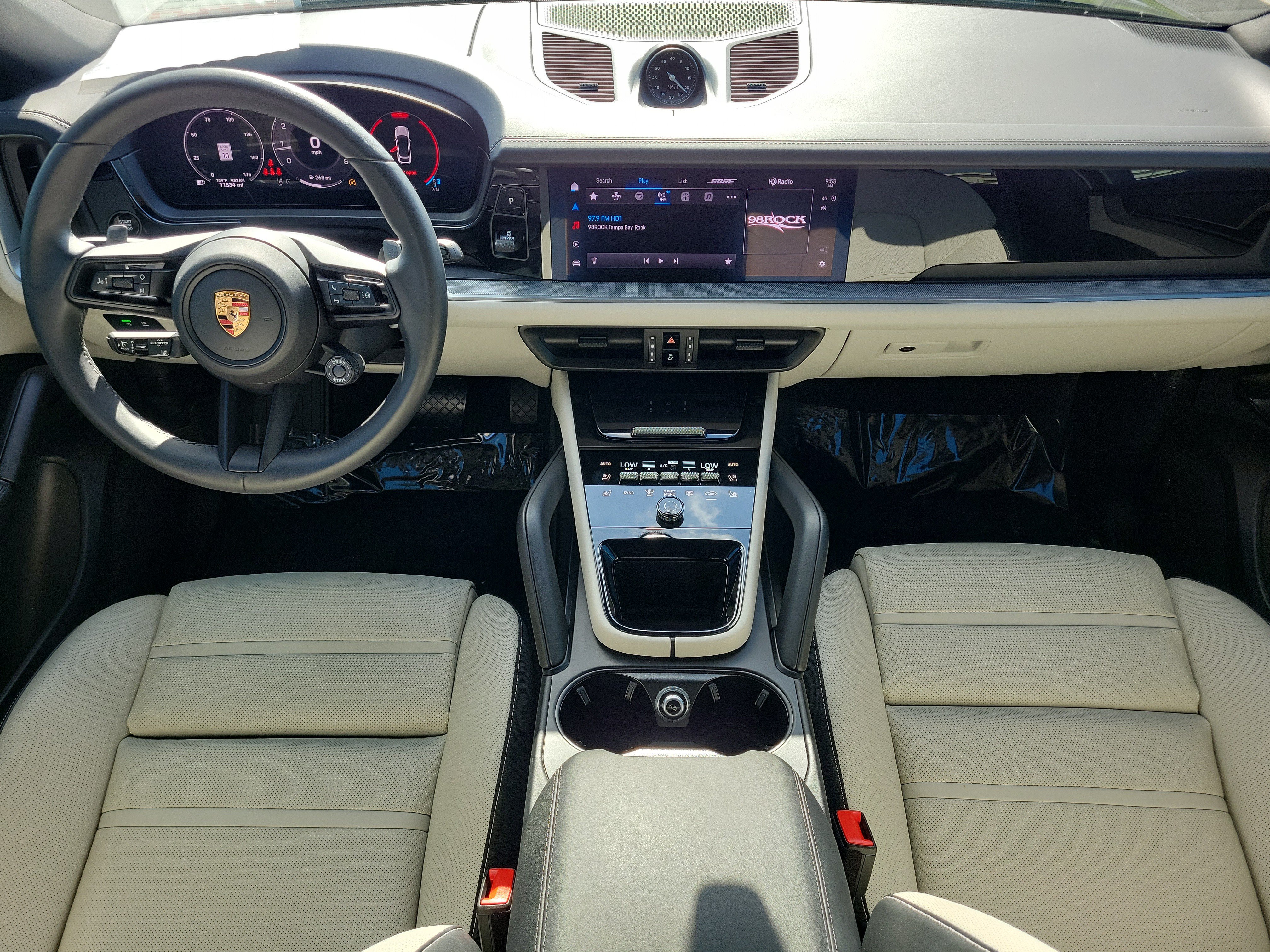 Used 2025 Porsche Cayenne Coupe AWD/4WD image 13