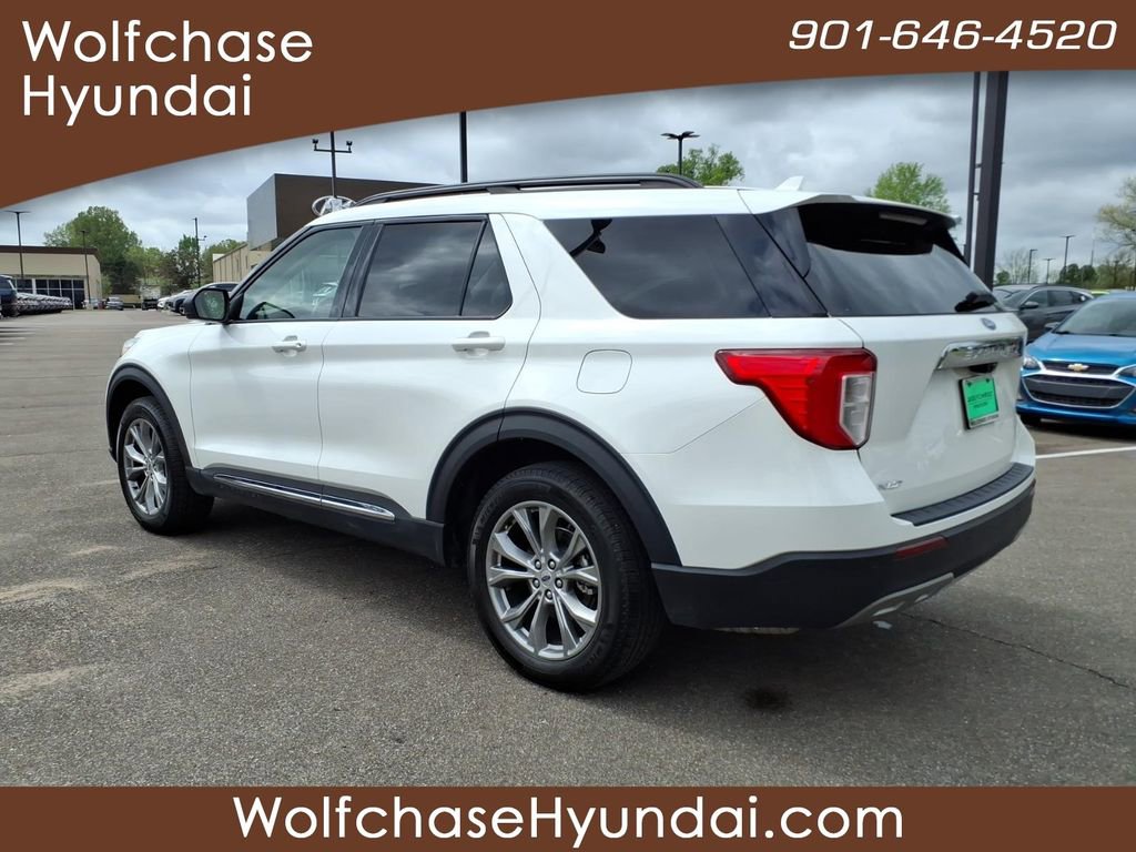 Used 2022 Ford Explorer XLT w/ Equipment Group 202A image 3