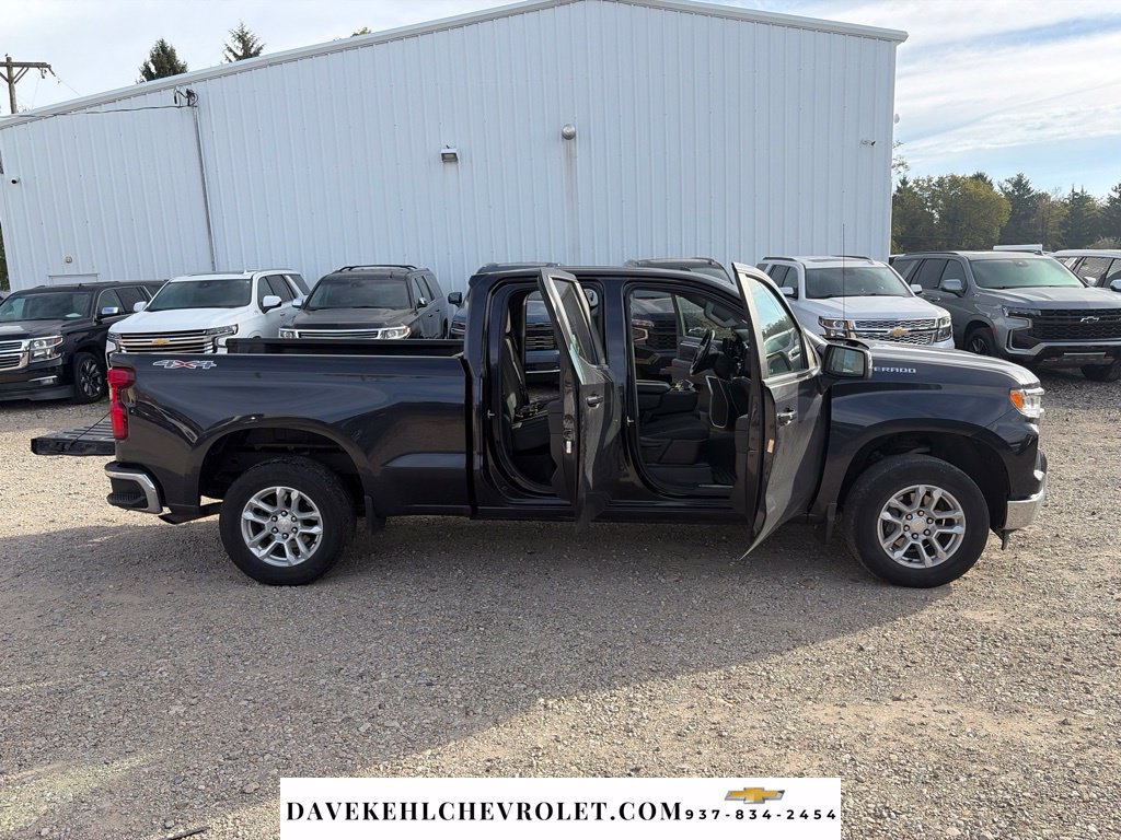 Used 2022 Chevrolet Silverado 1500 LT AWD/4WD image 31