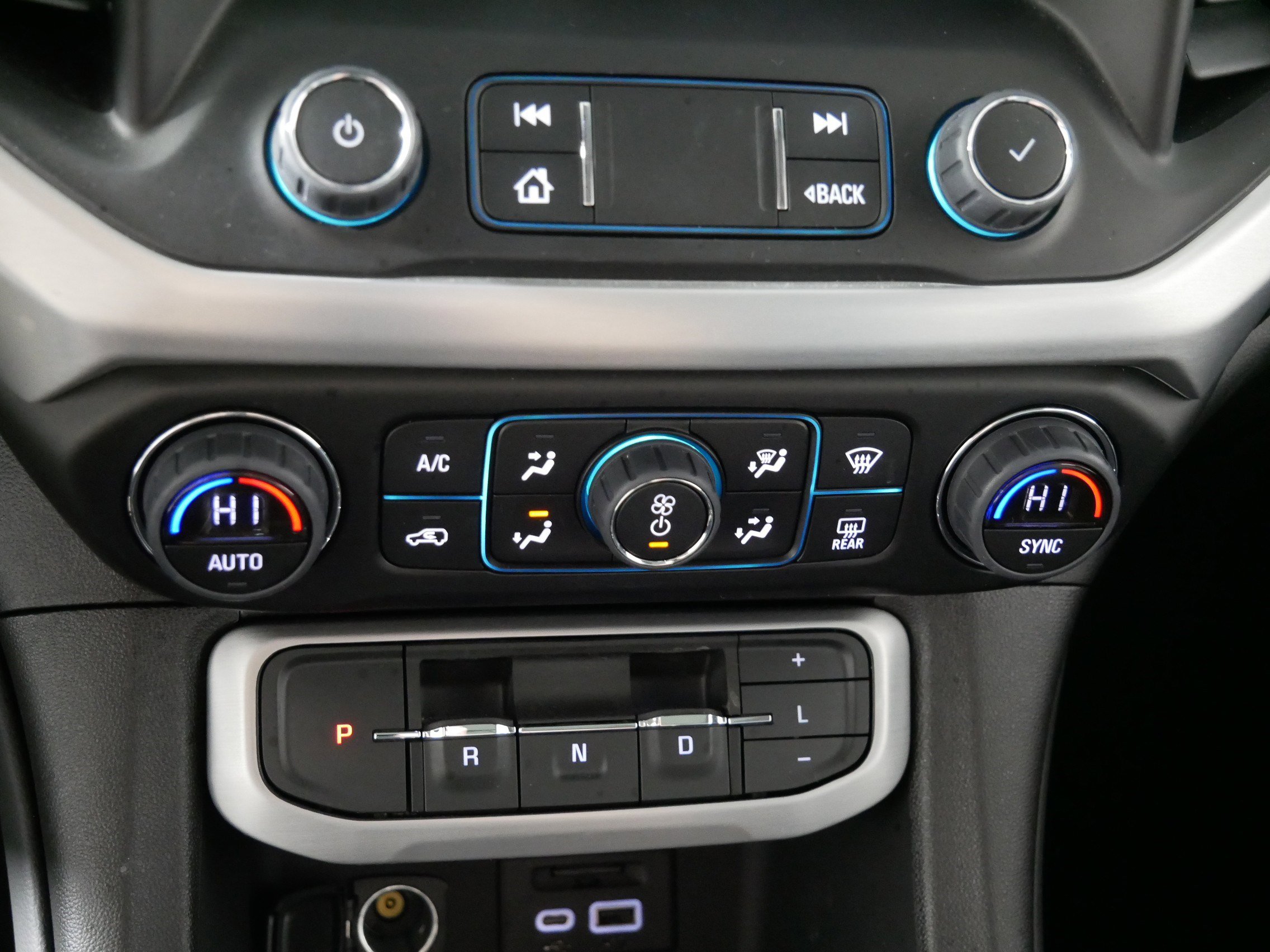 Used 2023 GMC Acadia SLT w/ Technology Package image 23