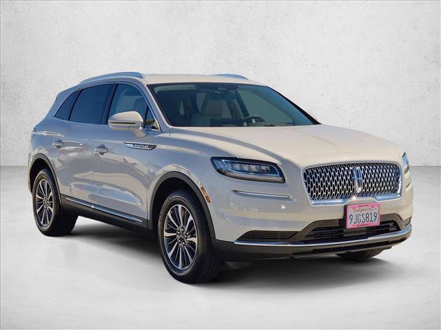 Used 2023 Lincoln Nautilus AWD image 3