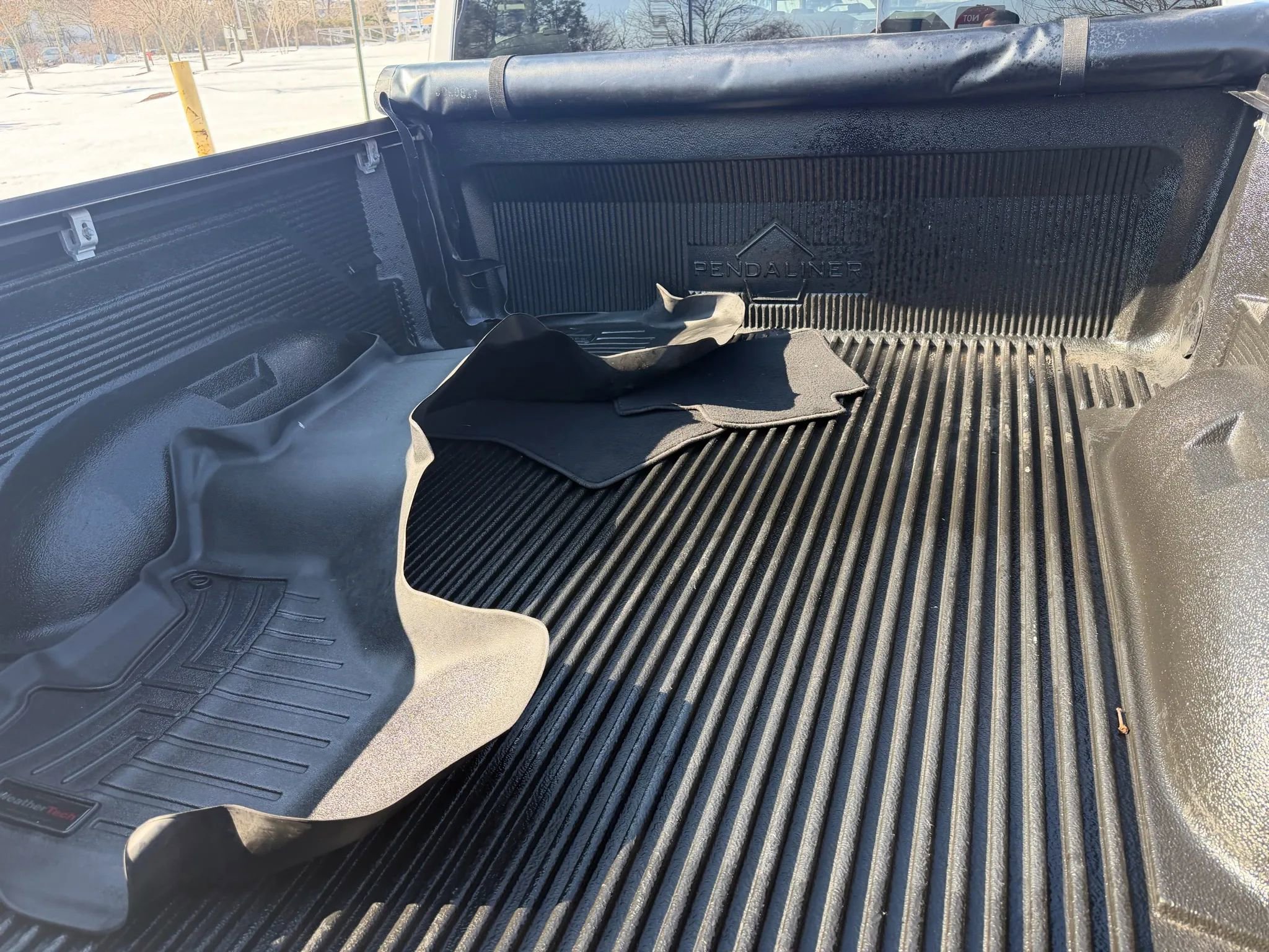 Used 2017 RAM 1500 Classic SLT AWD/4WD image 36