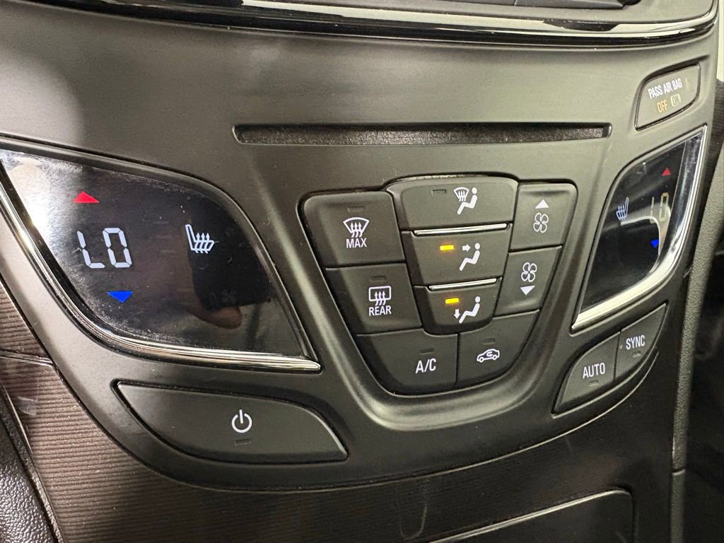 Used 2017 Buick Regal Sport Touring image 33