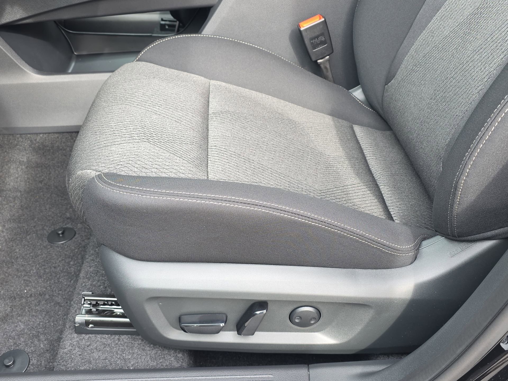 New 2026 Nissan Rogue SV w/ Cold Weather Package FWD image 28