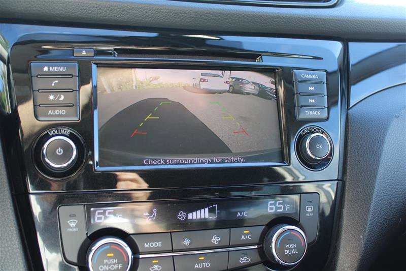 Used 2021 Nissan Rogue Sport SV FWD image 14