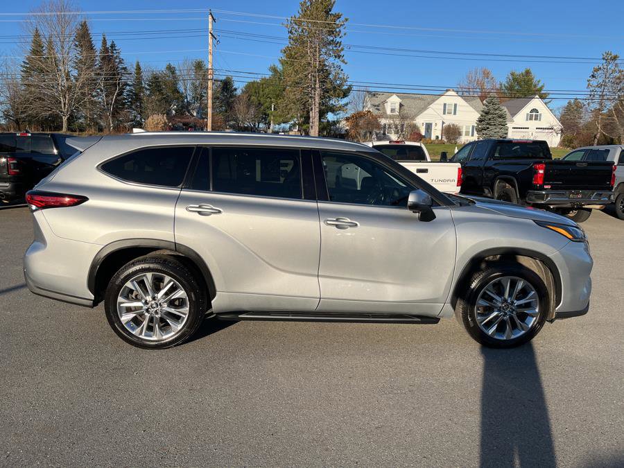 Used 2022 Toyota Highlander Limited image 2