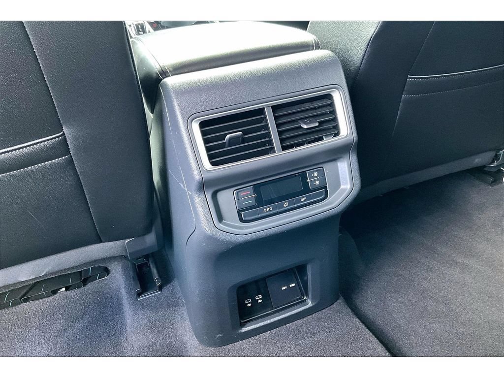 Used 2024 Volkswagen Atlas SE FWD image 10