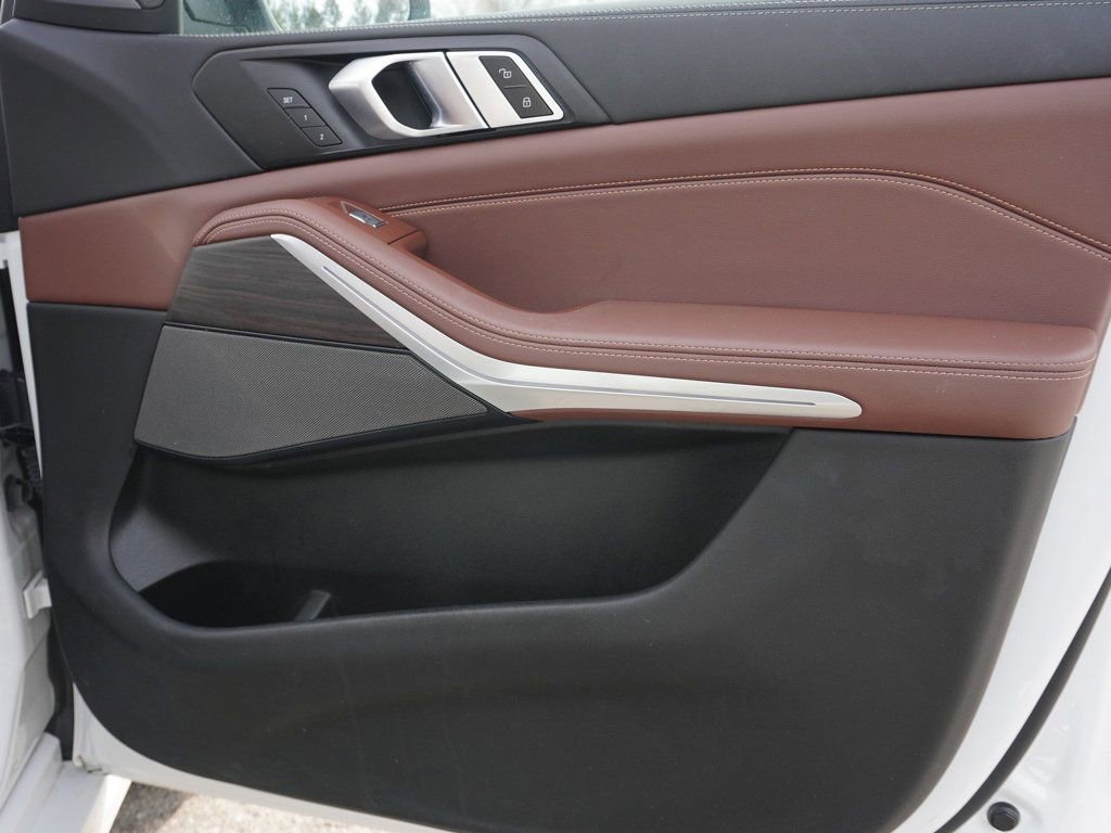 Used 2023 BMW X7 xDrive40i w/ Premium Package image 26