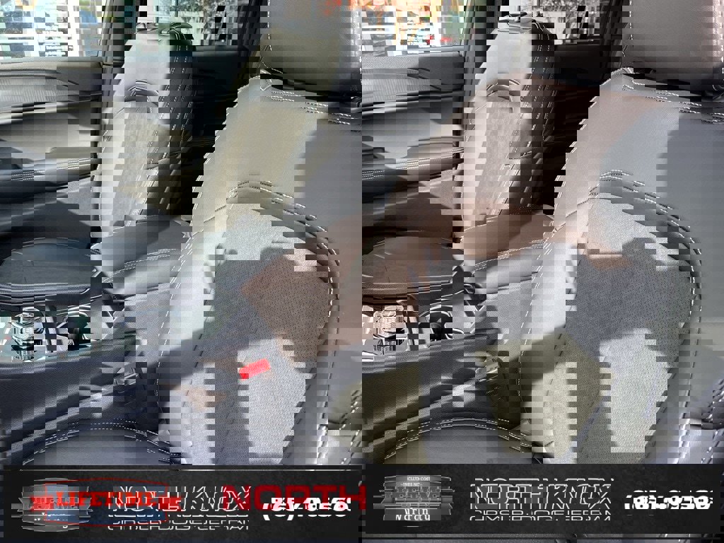 New 2025 Jeep Grand Cherokee Altitude image 4