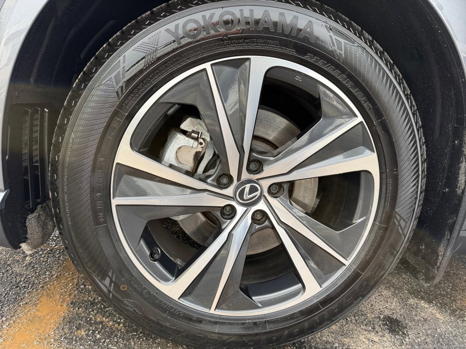 Used 2023 Lexus RX 350h w/ Cold Area Package AWD/4WD image 34