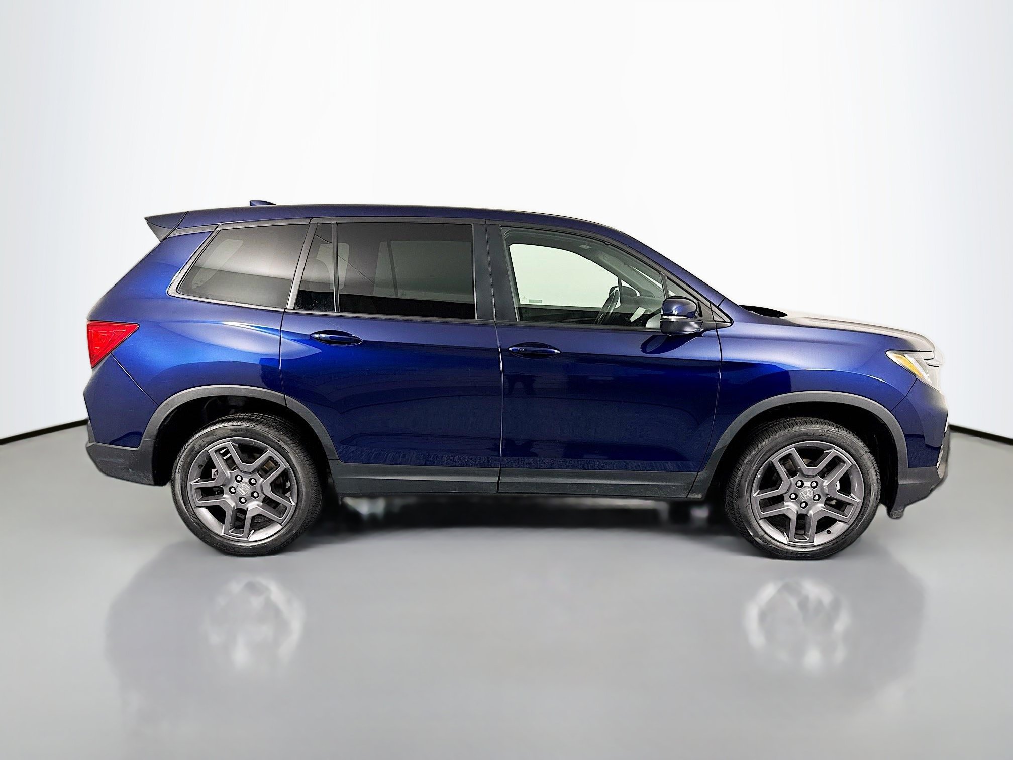 Certified 2023 Honda Passport EX-L image 4
