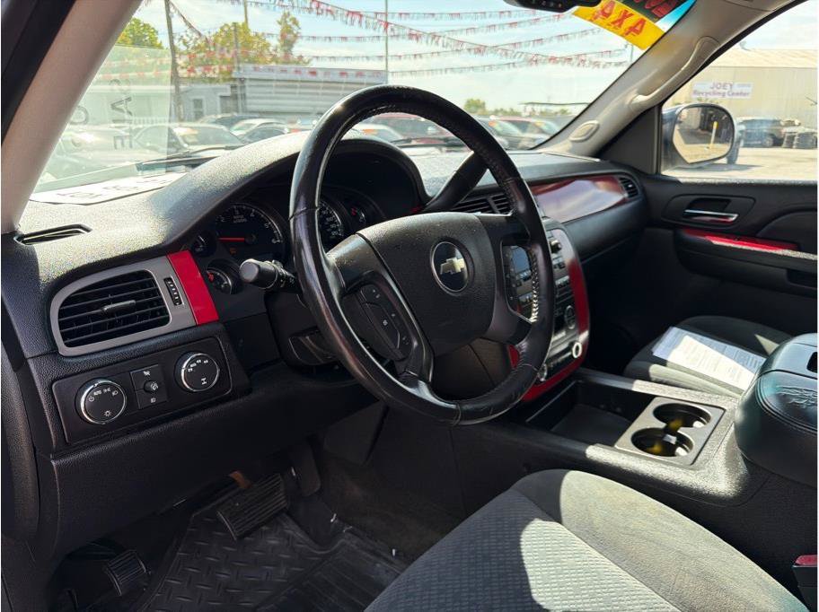 Used 2008 Chevrolet Avalanche LT w/ Convenience Package #1 AWD/4WD image 6