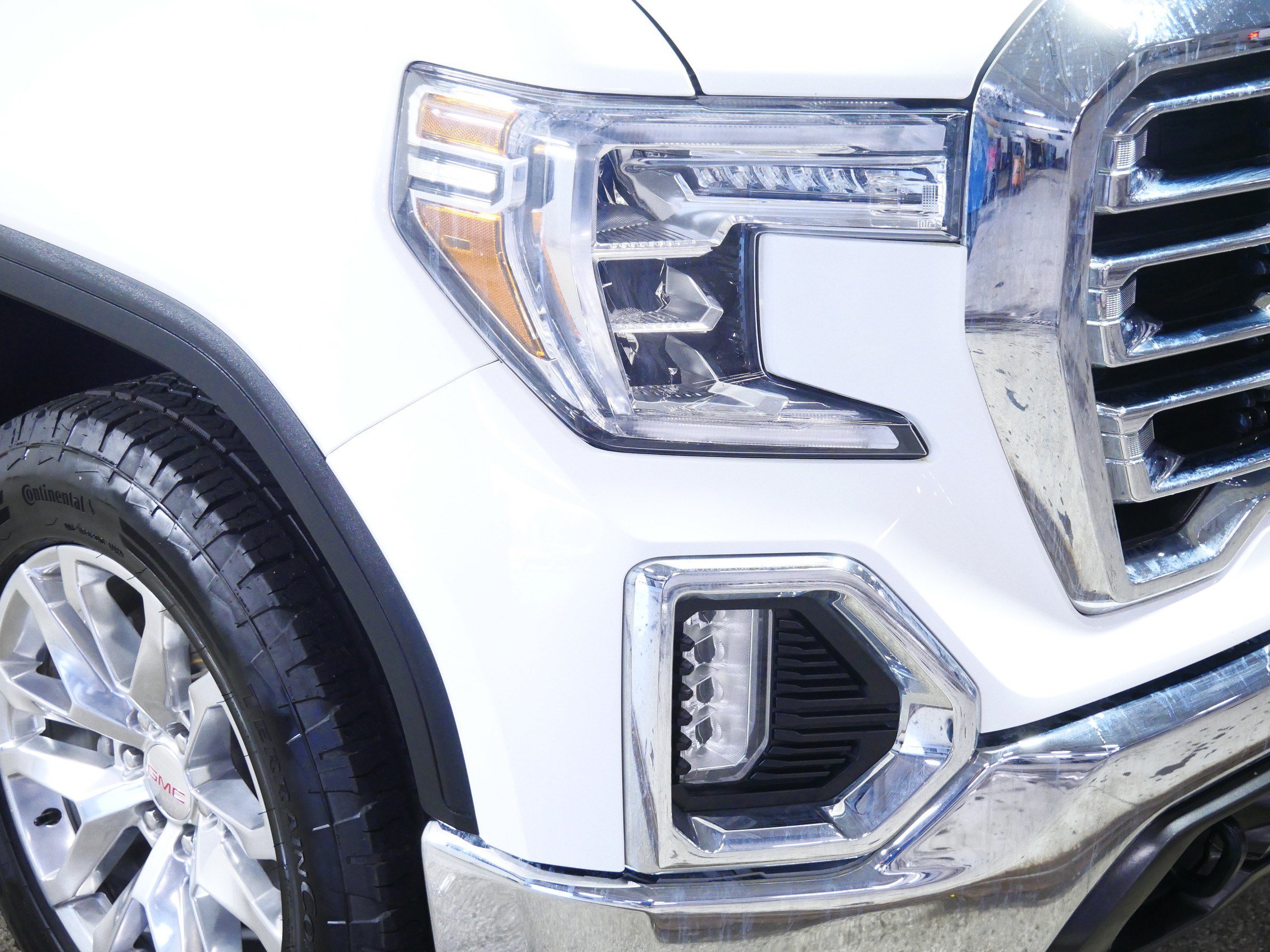 Used 2022 GMC Sierra 1500 SLT w/ SLT Premium Package AWD/4WD image 16