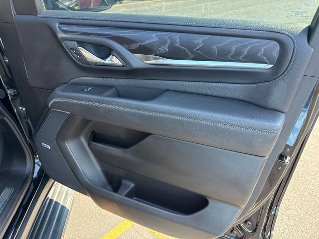 Used 2024 GMC Yukon Denali AWD/4WD image 27