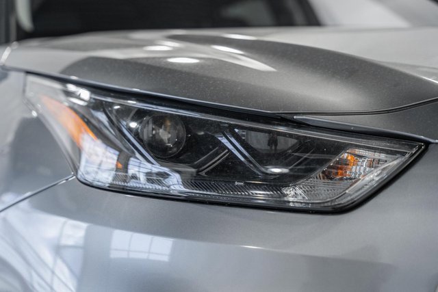 New 2025 Toyota Highlander XLE image 12