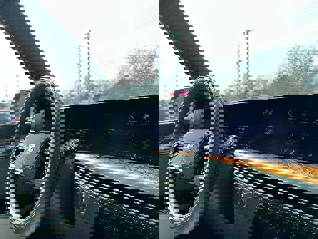 Used 2025 Cadillac Escalade Sport Platinum w/ LPO, ONYX Package image 20