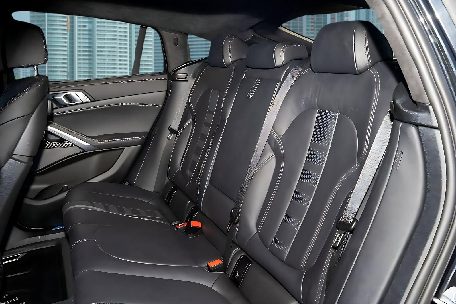 Used 2022 BMW X6 M50i w/ Executive Package image 18