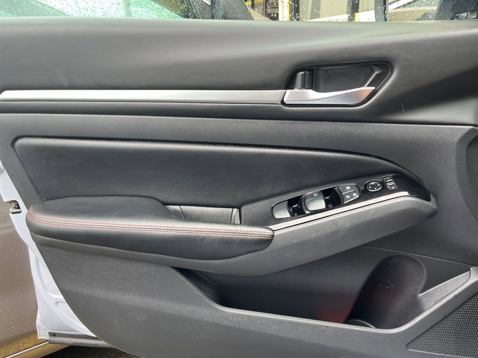 Used 2025 Nissan Altima 2.5 SR image 18