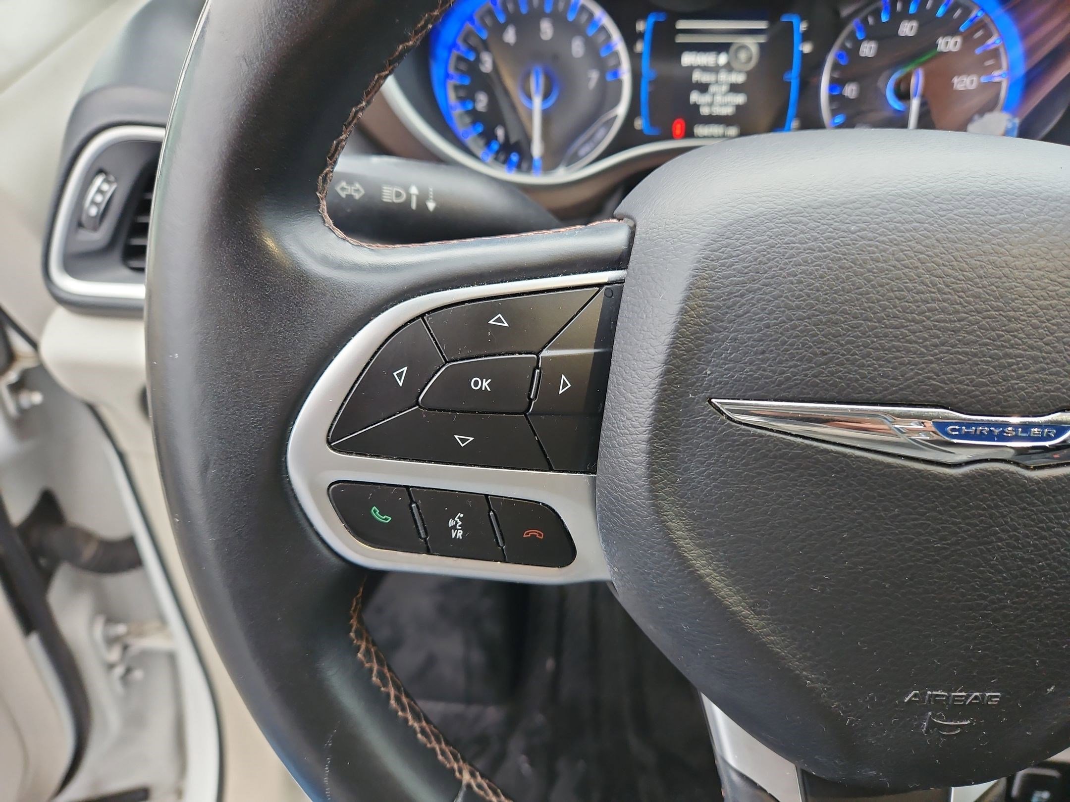 Used 2017 Chrysler Pacifica Touring-L image 19