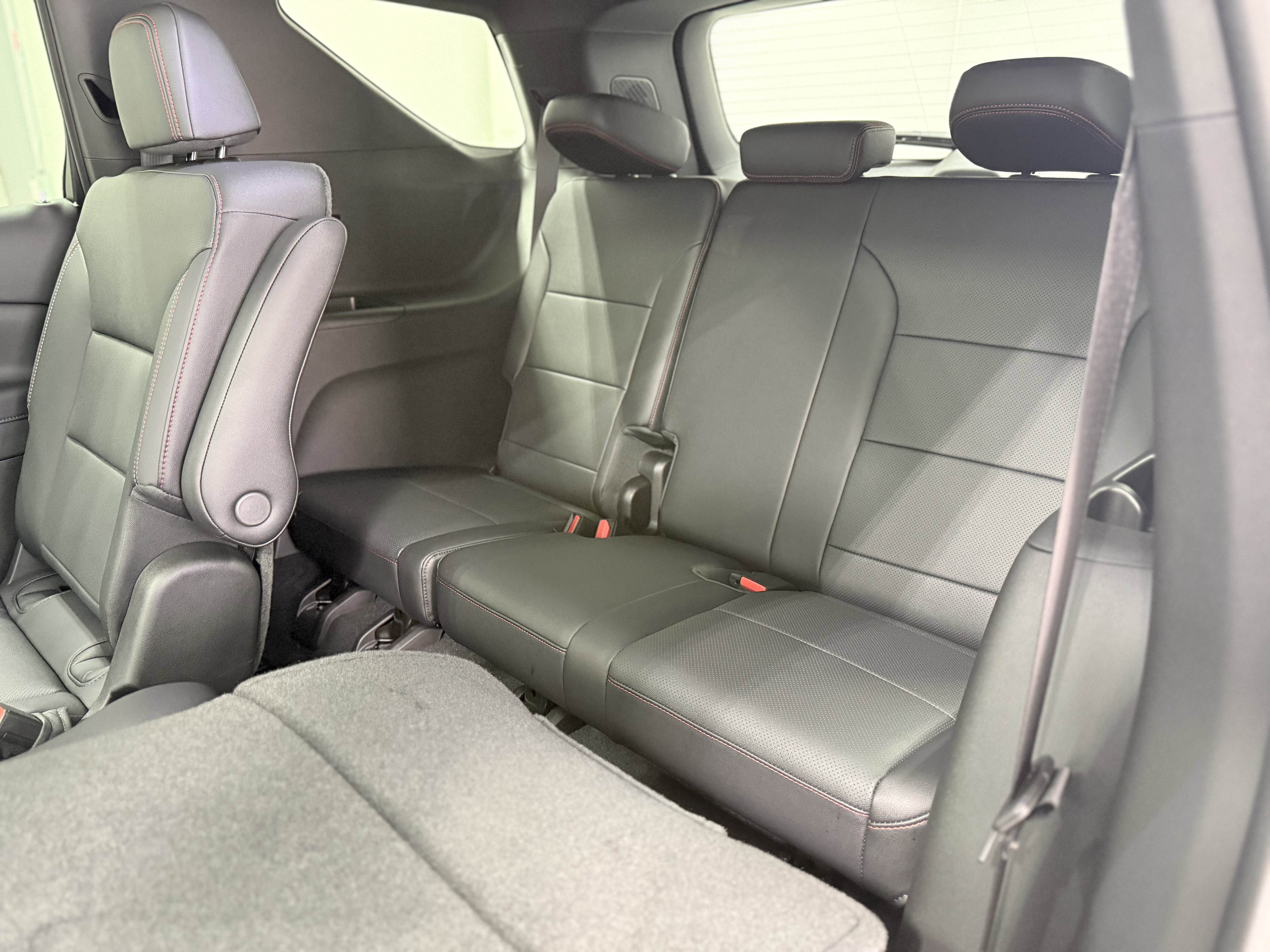 Used 2025 Chevrolet Traverse Z71 w/ Driver Confidence Package image 29