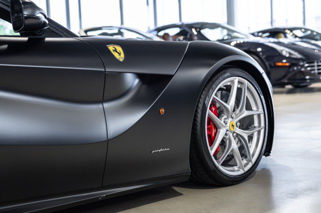 Used 2014 Ferrari F12 Berlinetta RWD image 27