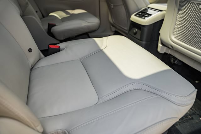Used 2025 Volvo XC90 T8 Ultra w/ Protection Package Premier AWD/4WD image 32