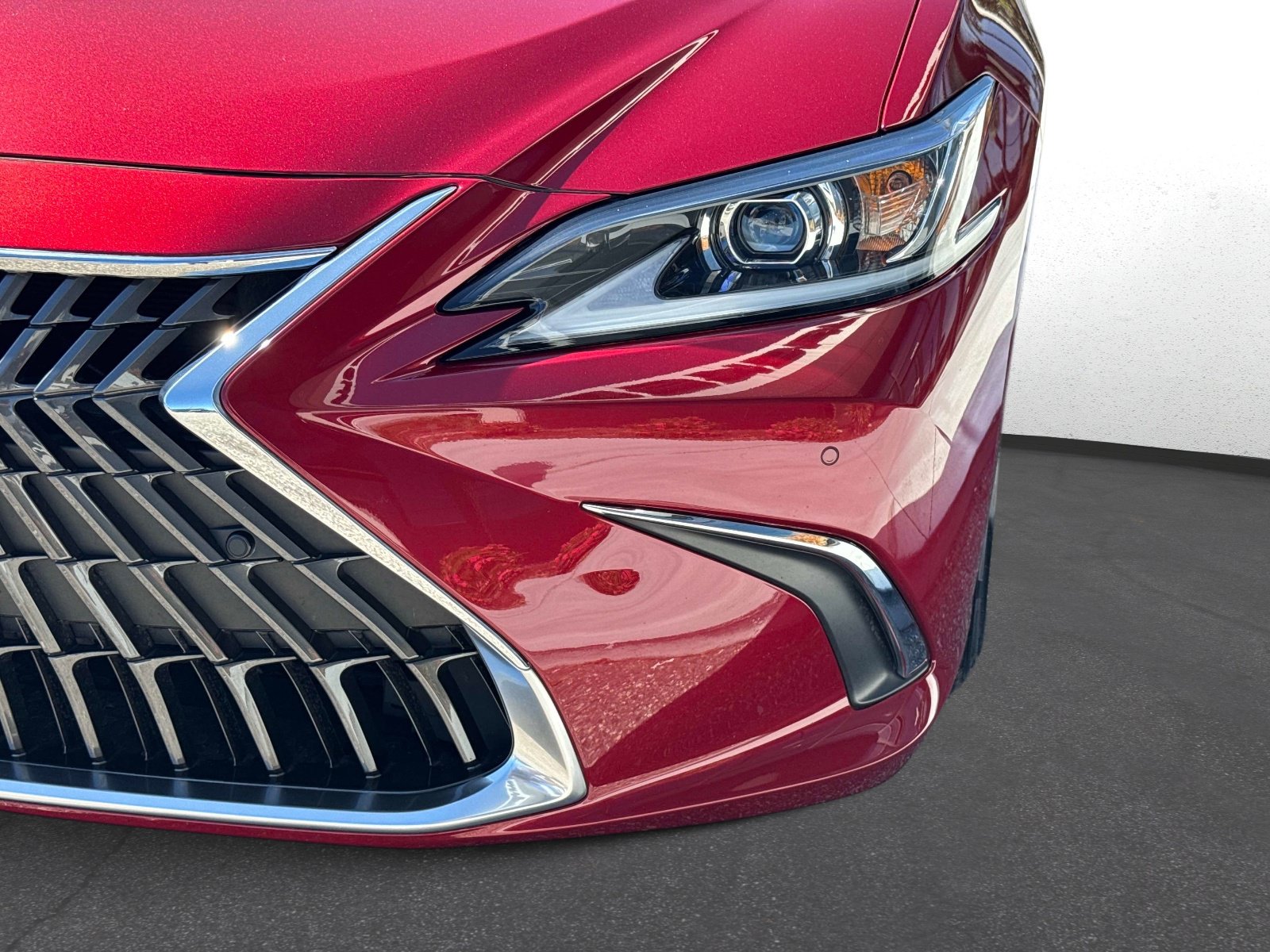 Certified 2025 Lexus ES 350 w/ Premium Package FWD image 9