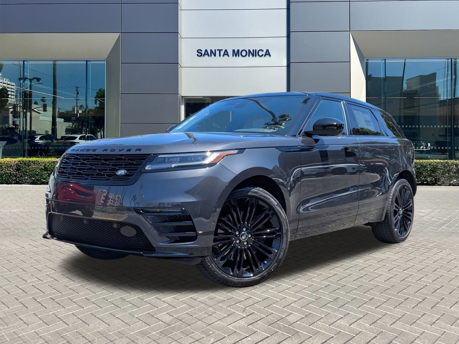 New 2026 Land Rover Range Rover Velar Dynamic SE image 1