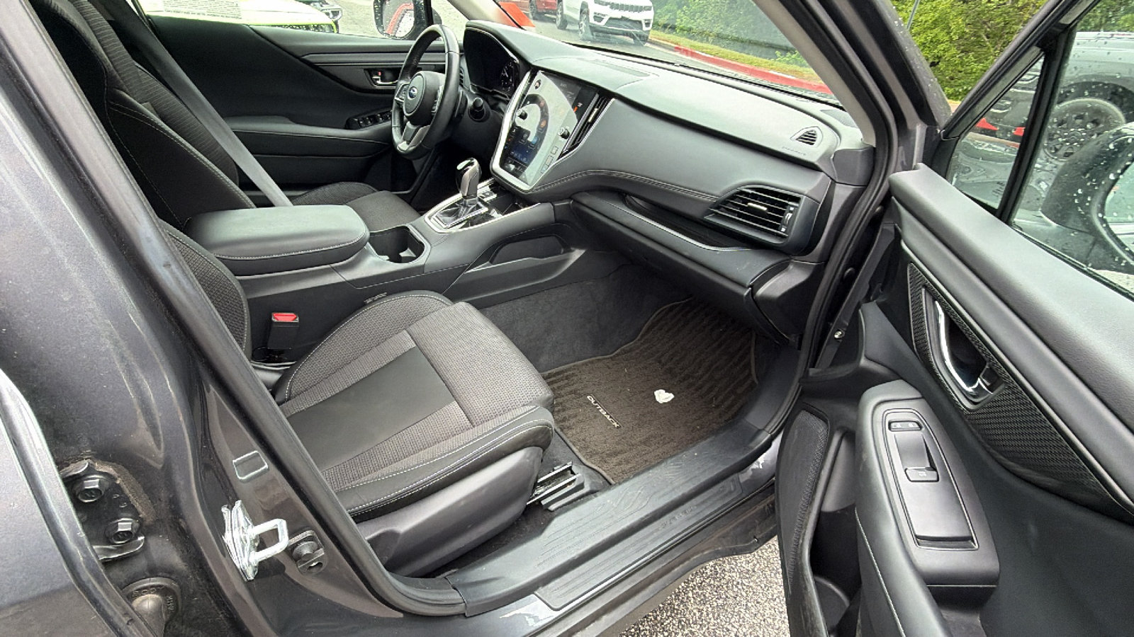 Used 2025 Subaru Outback Premium AWD/4WD image 19