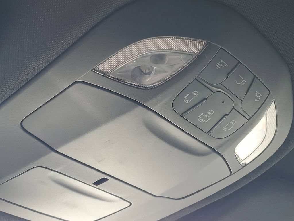 Used 2025 Chrysler Pacifica Select FWD image 23