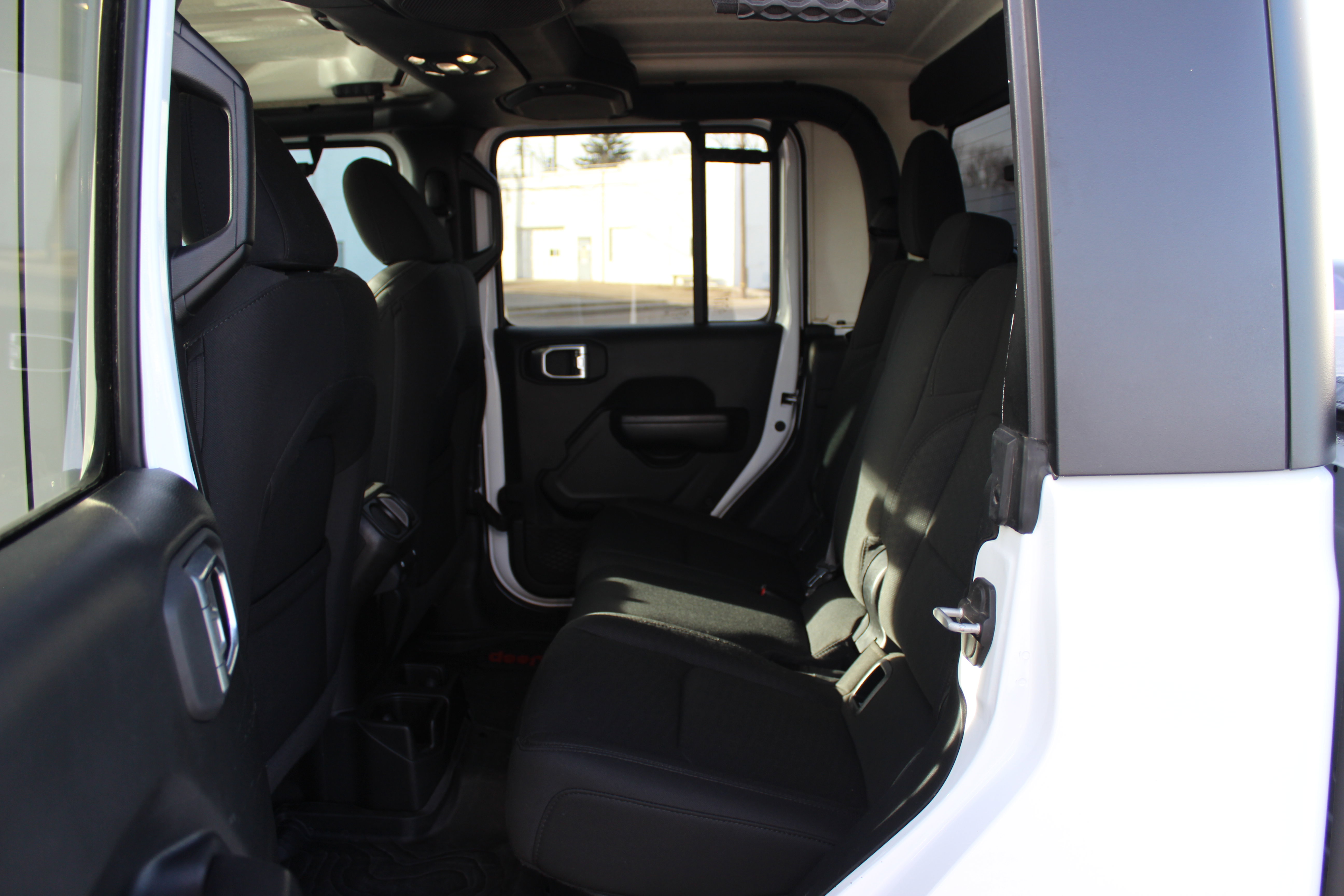 Used 2020 Jeep Gladiator Sport image 17