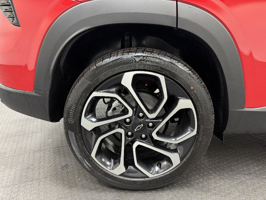 New 2026 Chevrolet Trax RS w/ Sunroof Package FWD image 9