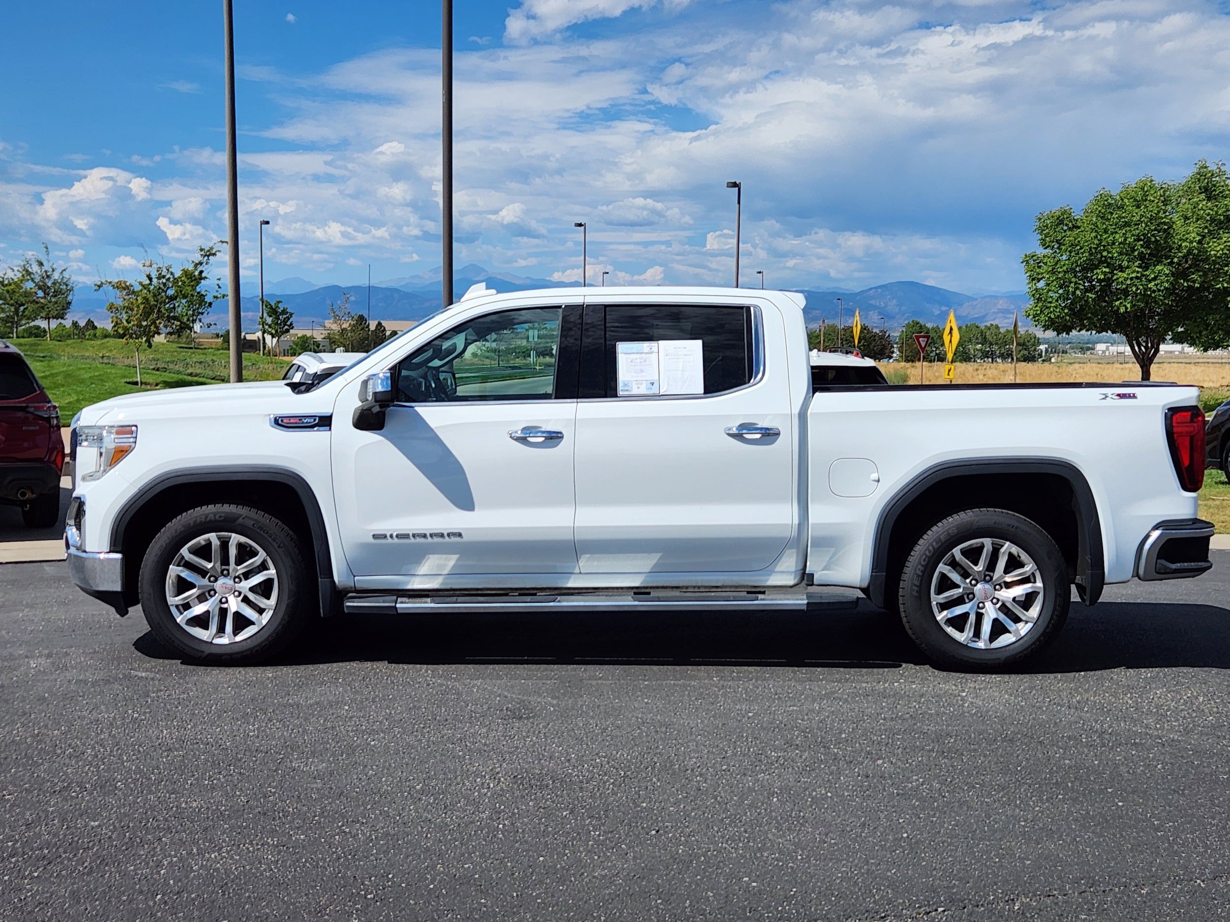 Used 2022 GMC Sierra 1500 SLT w/ SLT Premium Plus Package AWD/4WD image 2