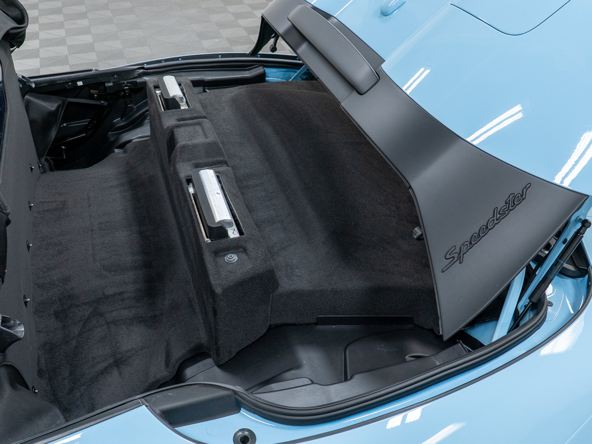 Certified 2019 Porsche 911 Speedster RWD image 55