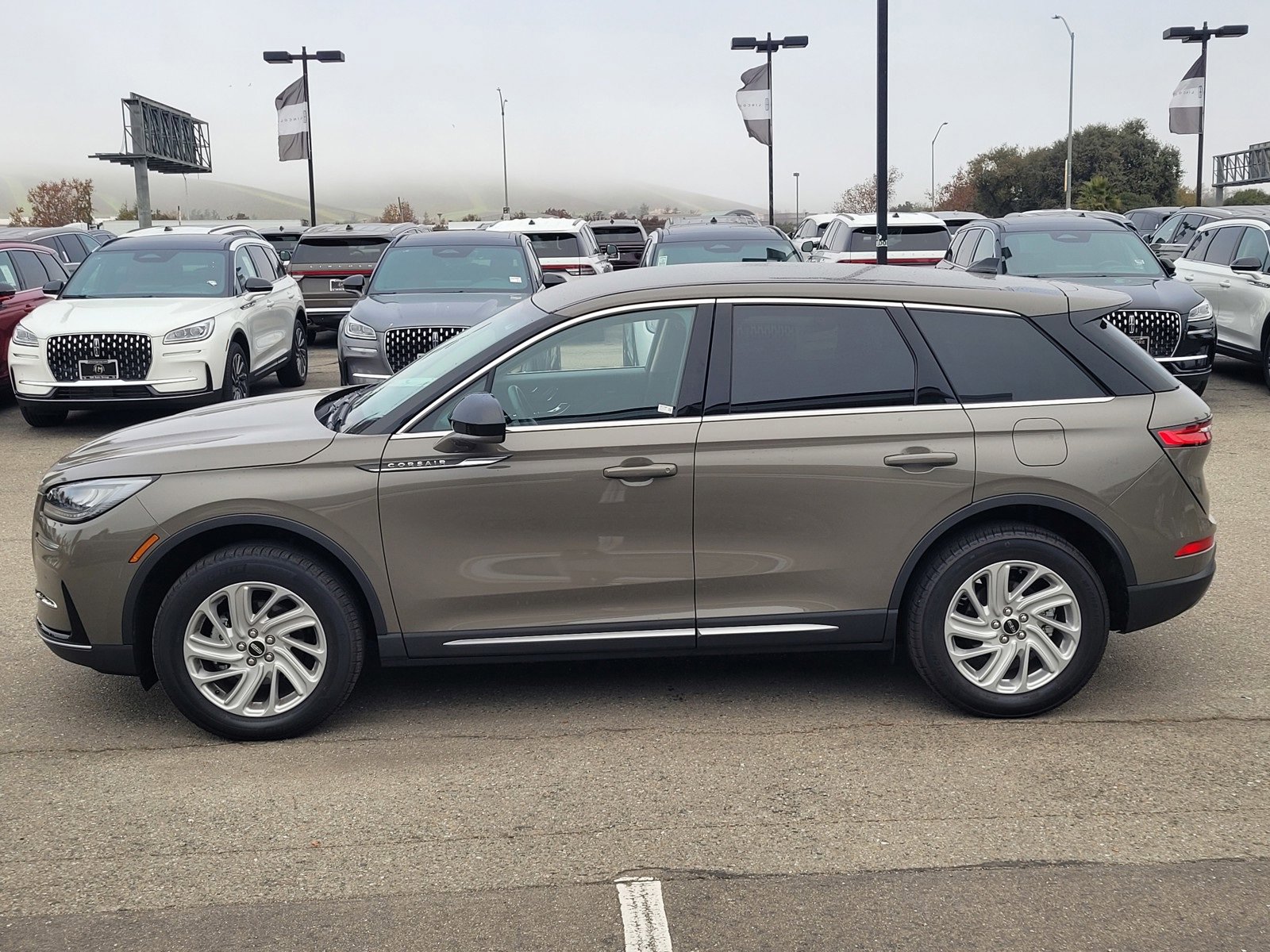 Used 2025 Lincoln Corsair FWD image 7