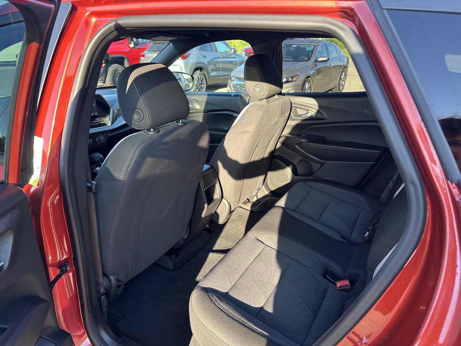 Used 2024 Chevrolet Trax RS w/ Driver Confidence Package FWD image 14