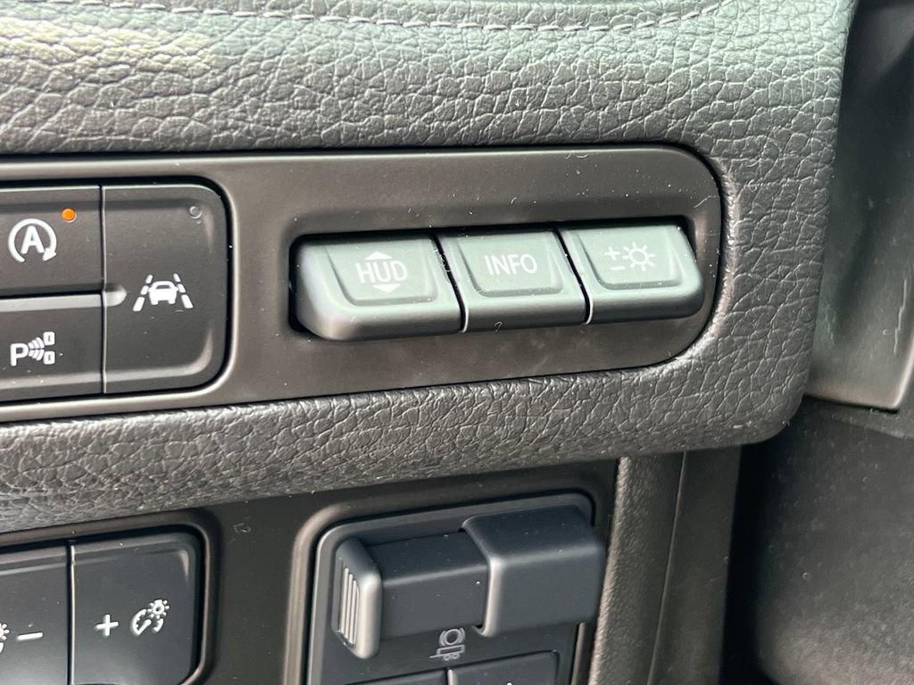 Used 2024 GMC Yukon Denali w/ Advanced Technology Package AWD/4WD image 29