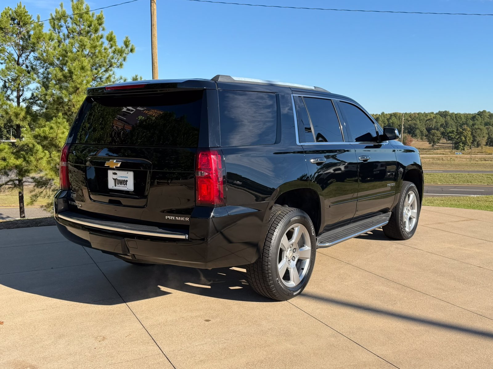 Used 2019 Chevrolet Tahoe Premier RWD image 6