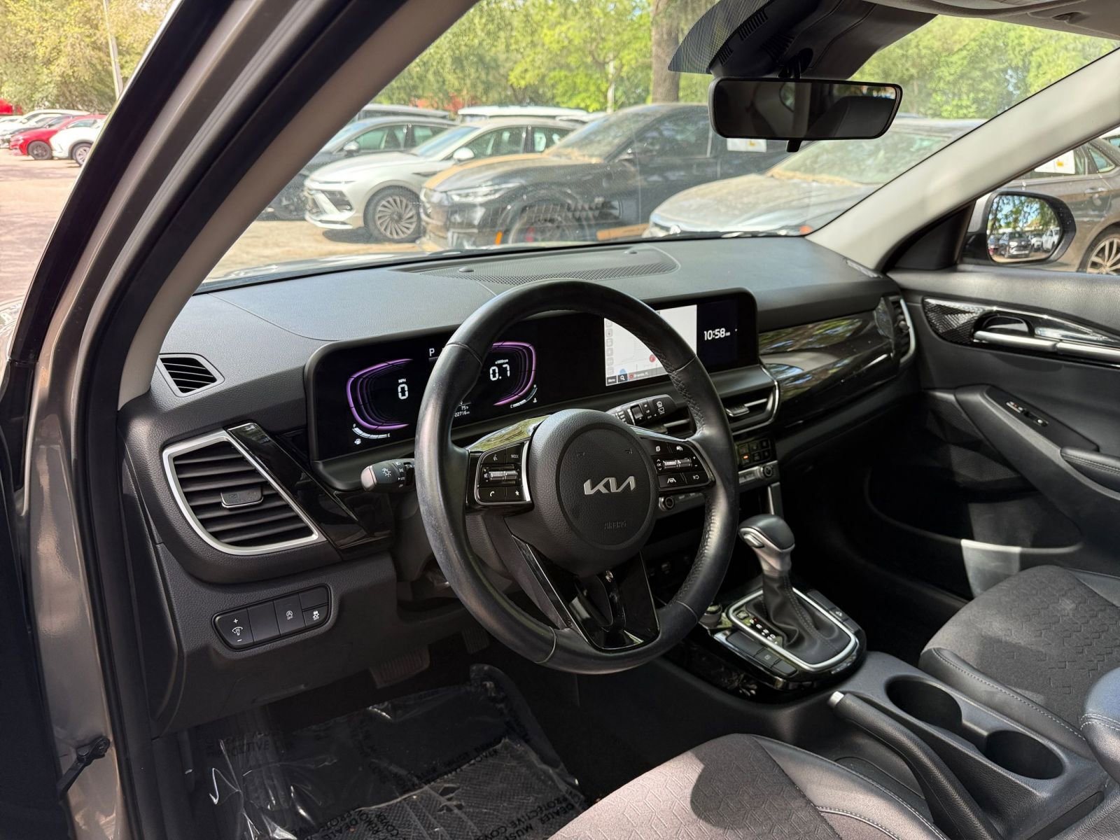 Used 2025 Kia Seltos S image 33