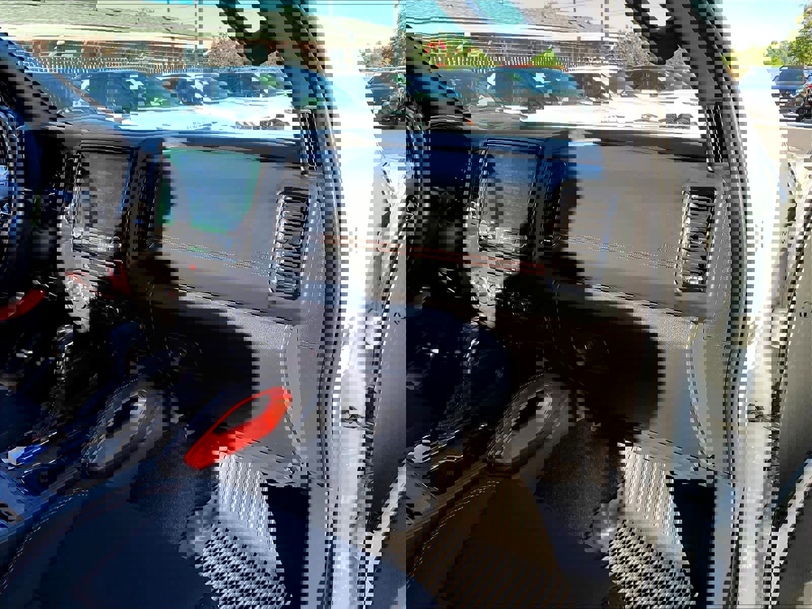 Used 2024 Nissan Frontier PRO-4X w/ Technology Package image 18