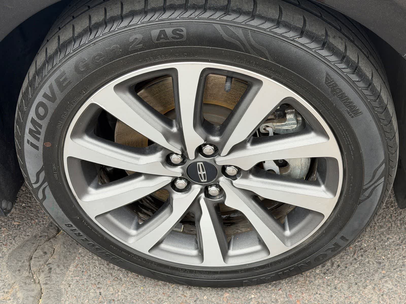 Used 2017 Lincoln Continental Premiere FWD image 9