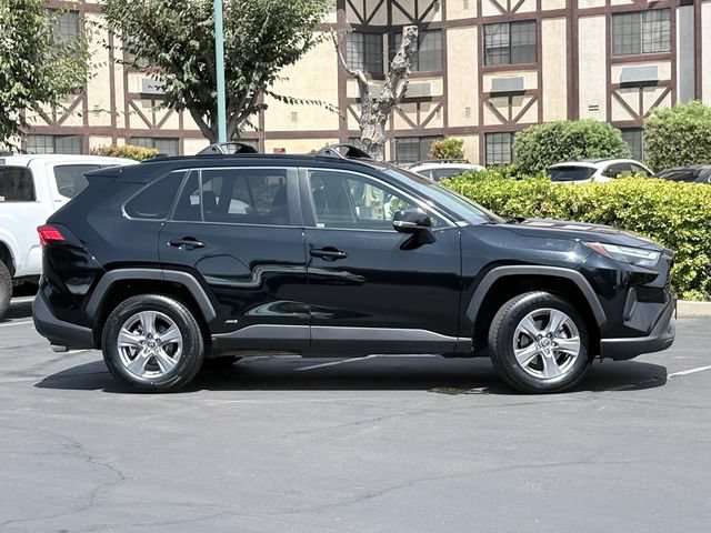 Used 2023 Toyota RAV4 LE AWD/4WD image 4