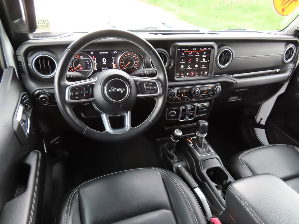 Used 2020 Jeep Wrangler Unlimited Sahara AWD/4WD image 4
