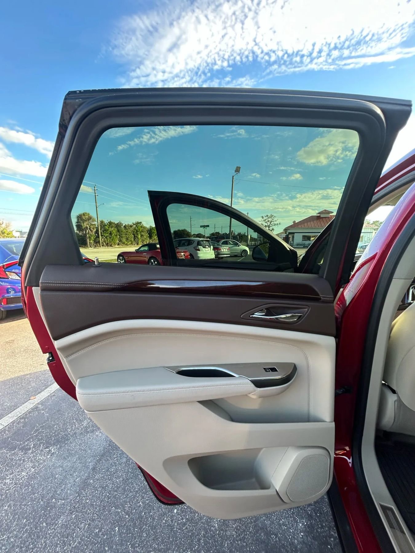 Used 2016 Cadillac SRX Luxury w/ Driver Awareness Package image 25